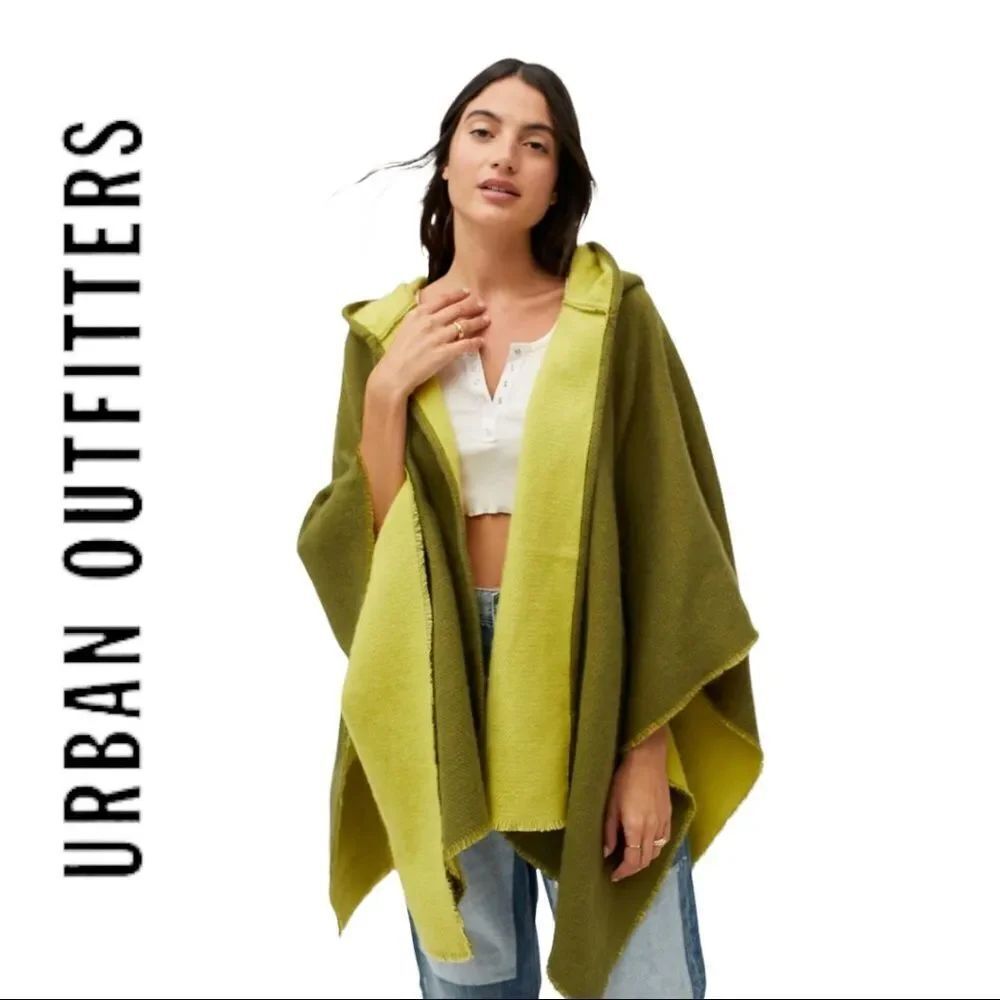 NEW Urban Outfitters UO Cade Cozy Wrap Poncho